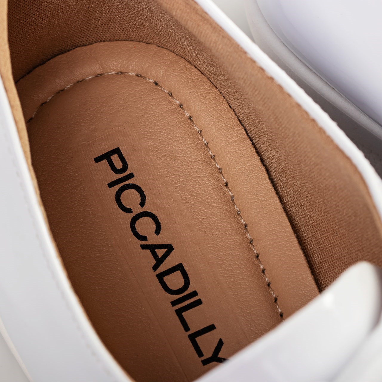 SAPATO SOCIAL DE CADARÇO BRANCO VERNIZ PICCADILLY