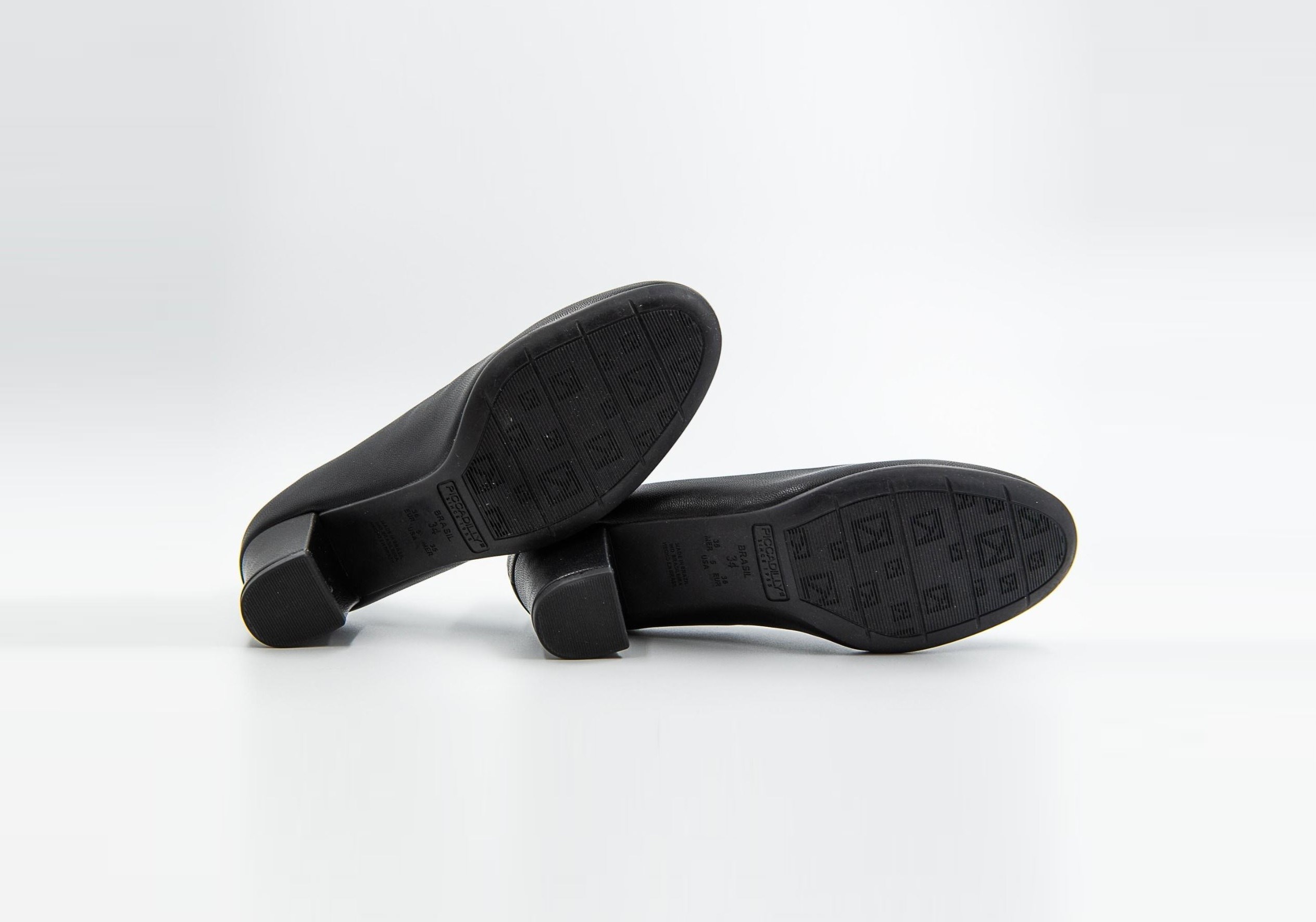 SAPATO SCARPIN PRETO FOSCO SALTO 5CM PICCADILLY