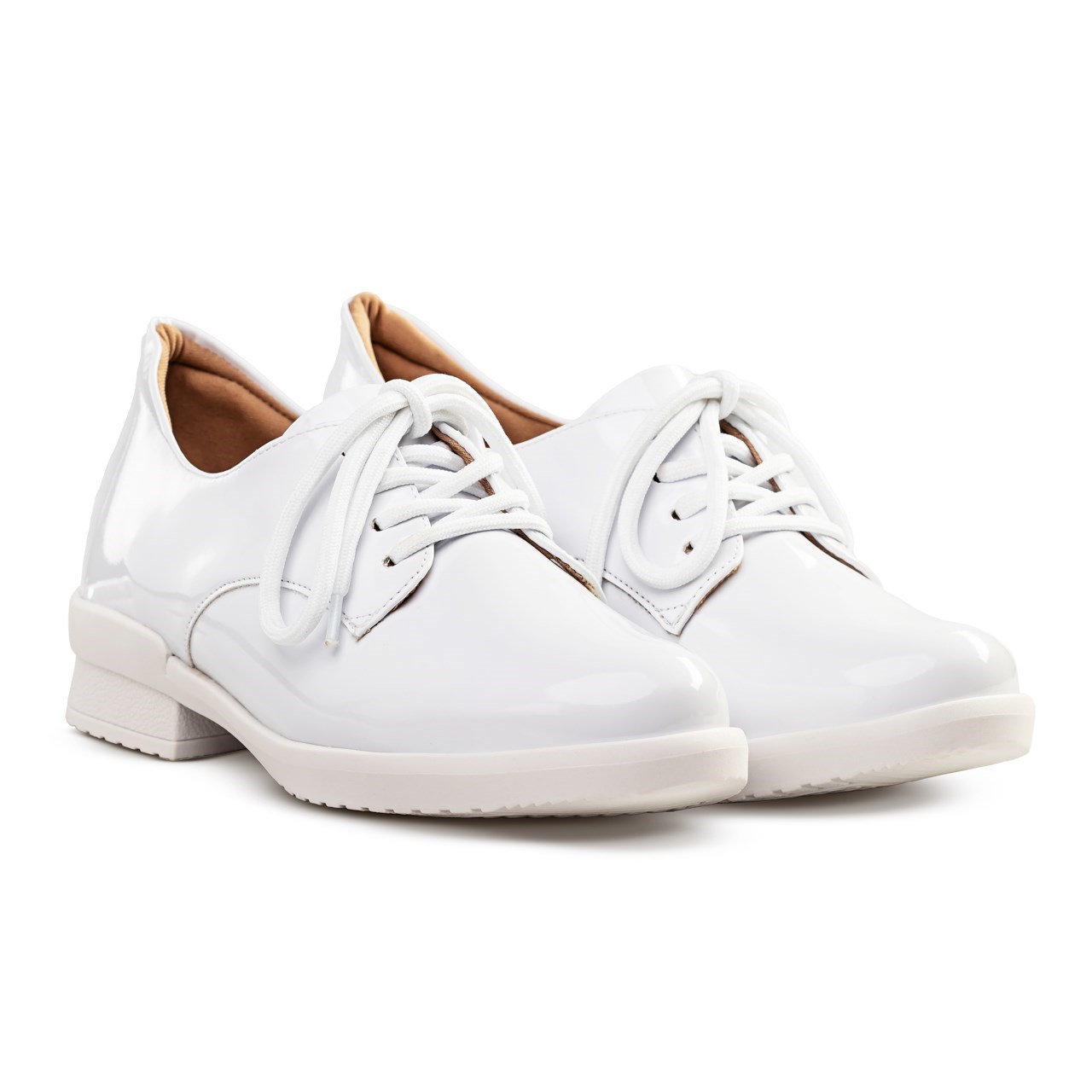 SAPATO SOCIAL DE CADARÇO BRANCO VERNIZ PICCADILLY