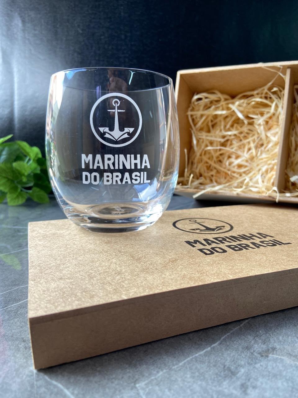 Copos de cristal para uísque com estojo personalizado de MDF natura