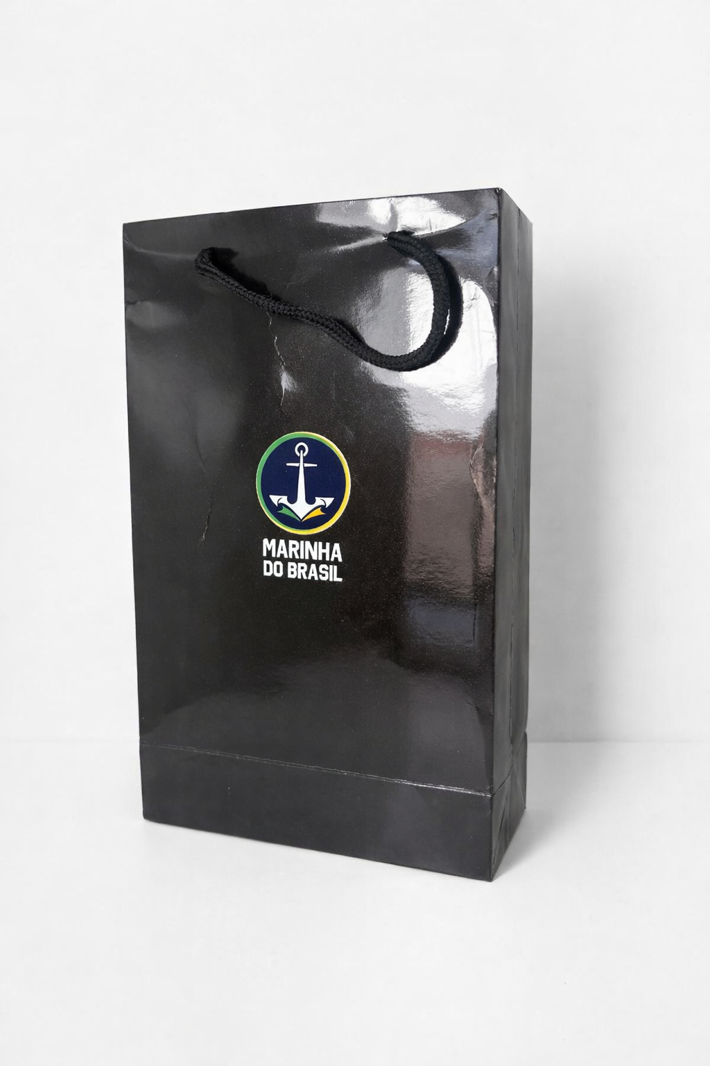 Kit garrafa térmica 500 em aço inoxidável com 3 xícaras personalizada em DTF em todas as peças 