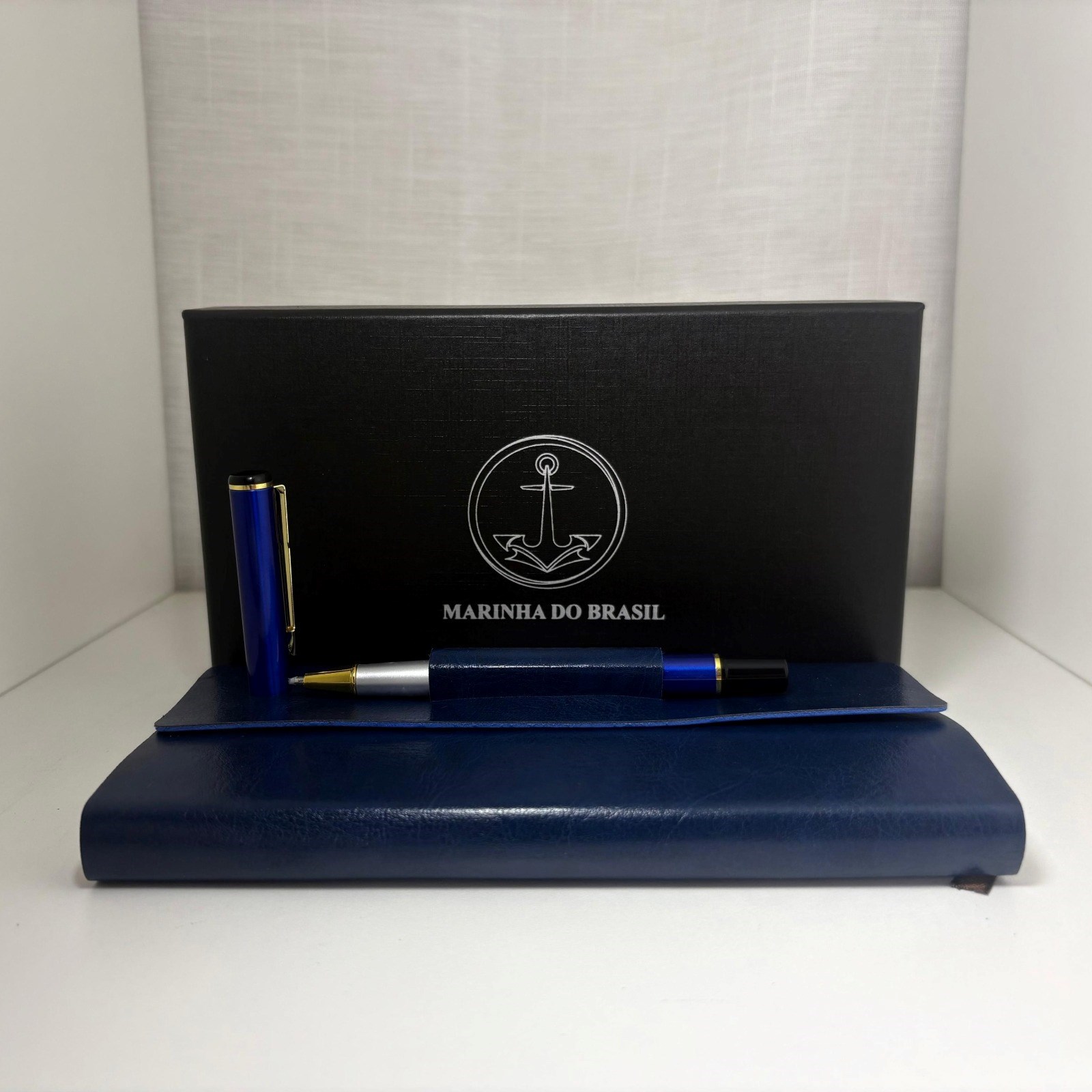  Bloco de couro azul marinho com caneta metálica, acompanha caixa de presente personalizada  
